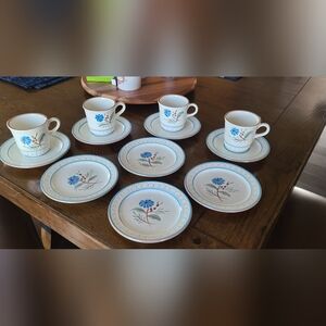Stangl "Blue Daisy" set of 4 cup and saucers and 4 dessert plates